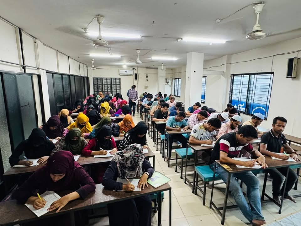 রিভাইজ ও ফাইনাল ব্যাচের মাসিক লিখিত পরীক্ষা 